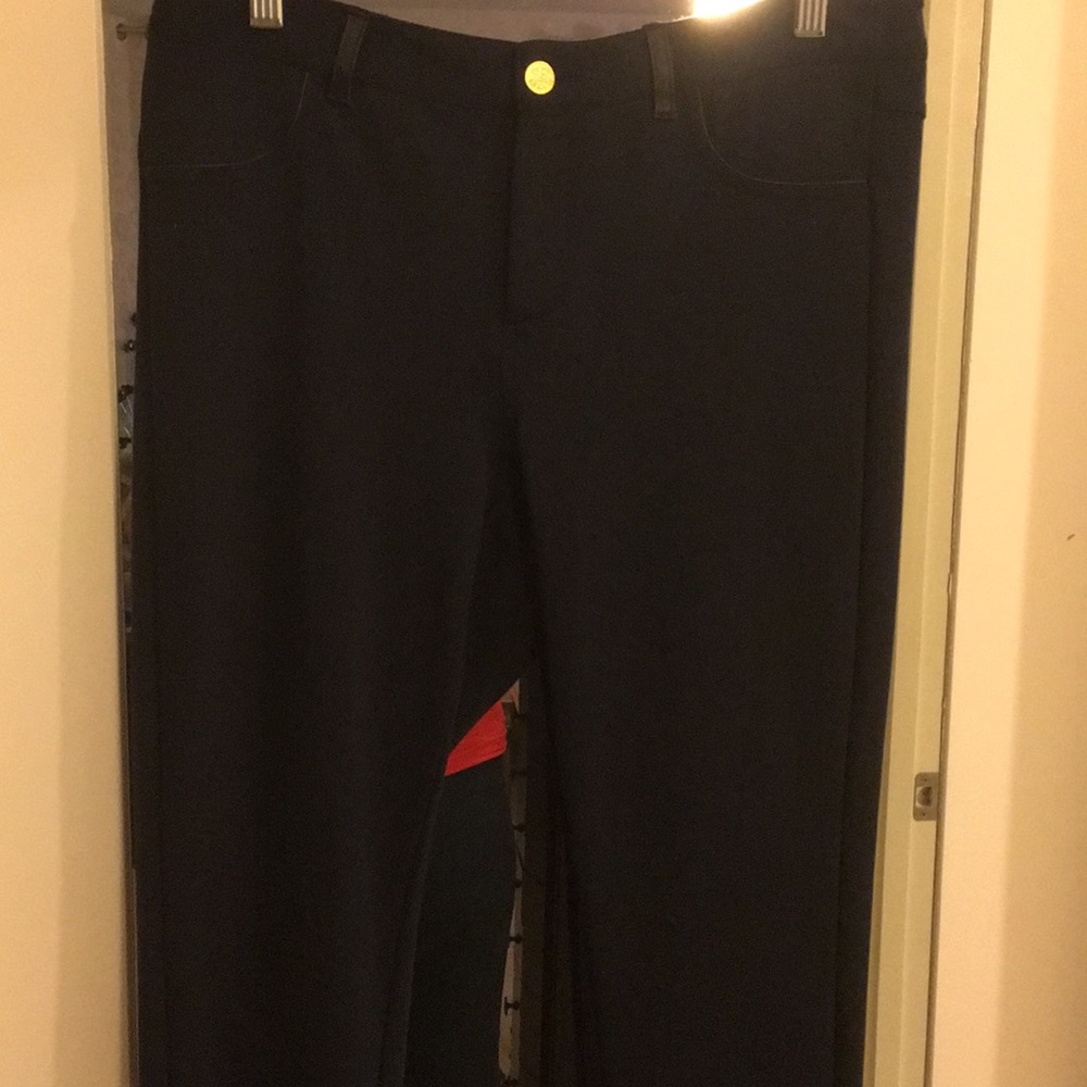 Navy leggings never worn